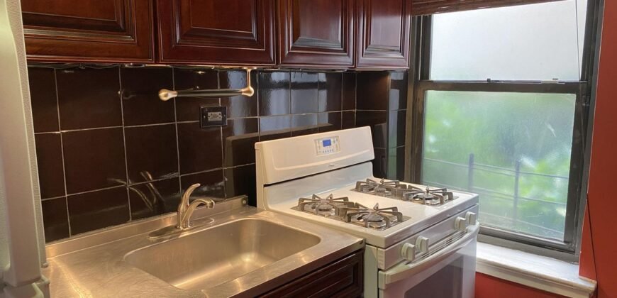 251 Seaman Avenue, Unit 1J, Inwood, Manhattan