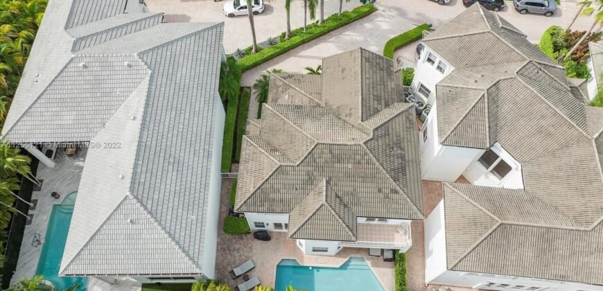 3733 NE 201st St, Aventura, Miami