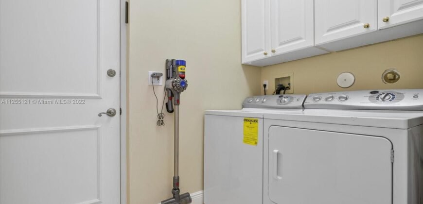 3733 NE 201st St, Aventura, Miami