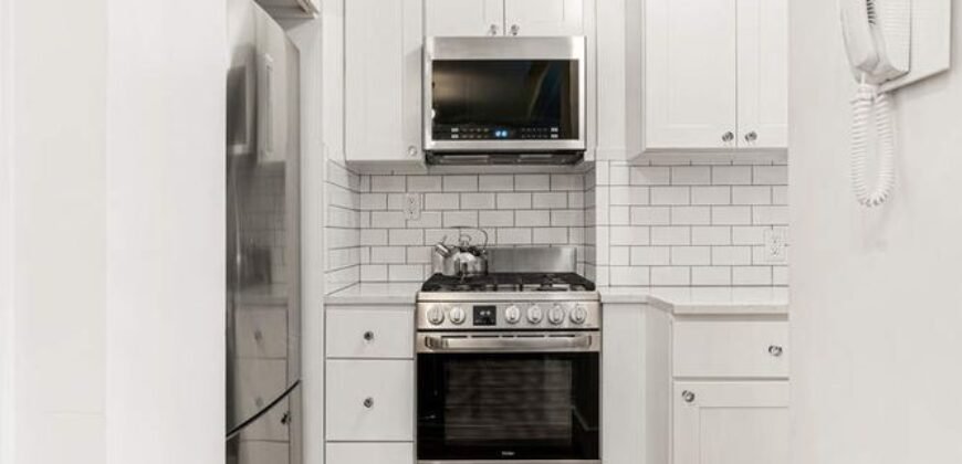 60 East 9th Street, Unit 402, Greenwich Village, Manhattan, NY 10003