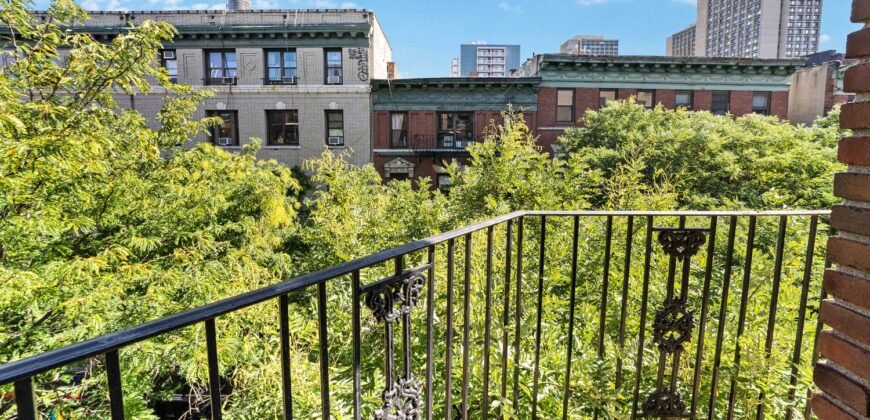 211 Thompson Street, Unit 5L, Greenwich Village, Manhattan, NY 10012