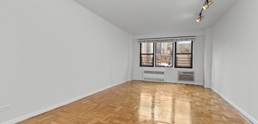 220 East 54th Street, Unit 8L, Manhattan, NY