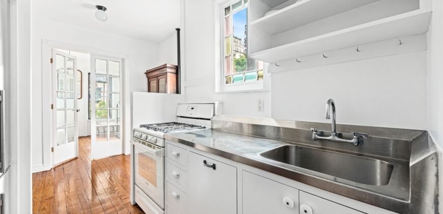 325 West 21st Street, Unit 11, Chelsea, Manhattan, NY 10011